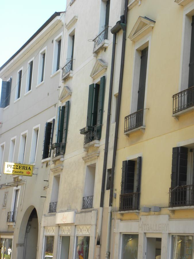 Portico Oscuro Deluxe Apartment - Centro Citta Treviso Exterior photo
